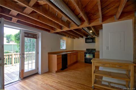 144 E Howard St, Tryon, NC 28782 photo 7