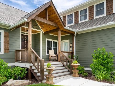 53 Devonshire Dr, Mills River, NC 28759 photo 3