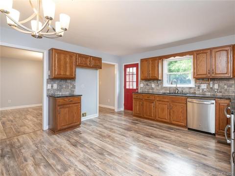 7962 Golf Course Dr, Denver, NC 28037 photo 3