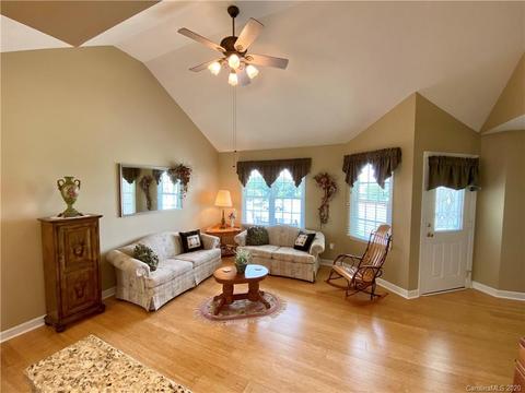 125 Tranquility Ln, Harmony, NC 28634 photo 3