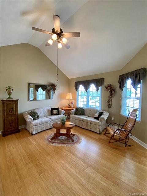 125 Tranquility Ln, Harmony, NC 28634 photo 4