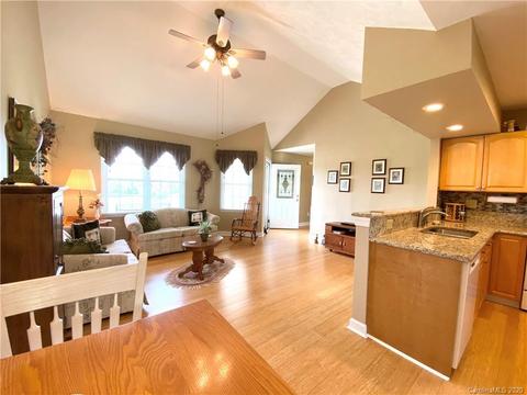125 Tranquility Ln, Harmony, NC 28634 photo 2