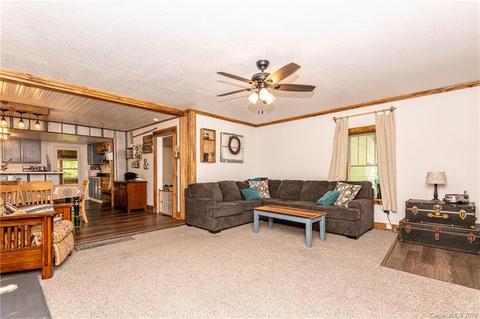 475 Walnut Dr, Marshall, NC 28753 photo 4