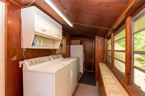 475 Walnut Dr, Marshall, NC 28753 photo 9