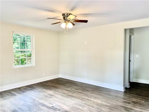 302 Sherer St, Cramerton, NC 28032 photo 3