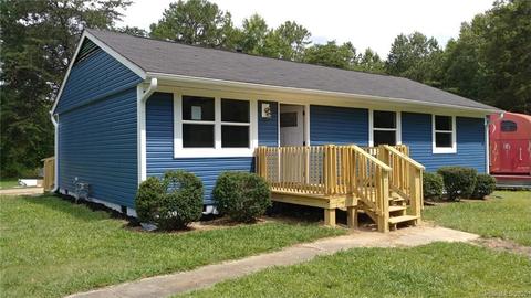 201 Queensgate Rd, Clover, SC 29710 photo 1