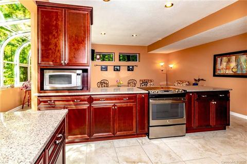 71 Elseetos Dr, Brevard, NC 28712 photo 9