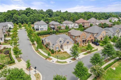 8923 Robbins Pond Rd, Cornelius, NC 28031 photo 2