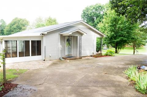 804 E Chestnut St, Stanley, NC 28164 photo 3