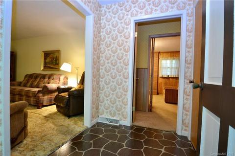 402 Pinecroft Ln, Spencer, NC 28159 photo 5