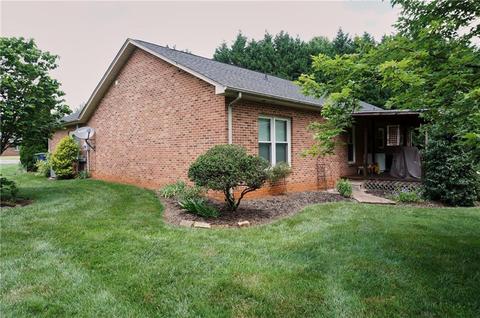 1106 Daffodil Ct, Conover, NC 28613 photo 9