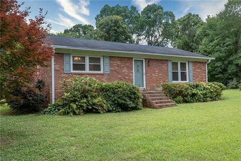 414 E Chestnut St, Stanley, NC 28164 photo 1