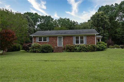 414 E Chestnut St, Stanley, NC 28164 photo 5