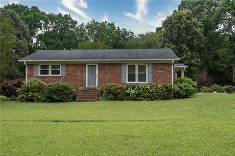 414 E Chestnut St, Stanley, NC 28164 photo 2