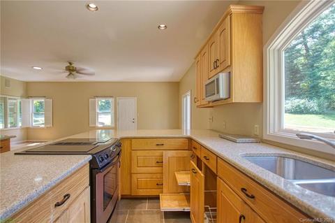 76 Meadowlark Dr, Tryon, NC 28782 photo 15