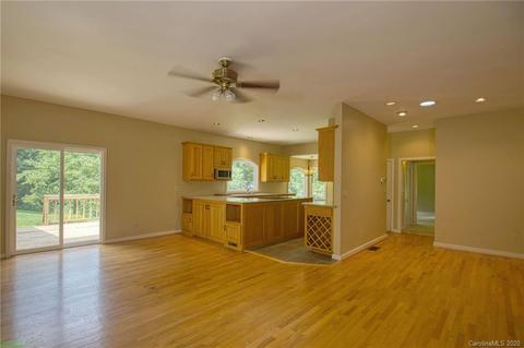 76 Meadowlark Dr, Tryon, NC 28782 photo 8