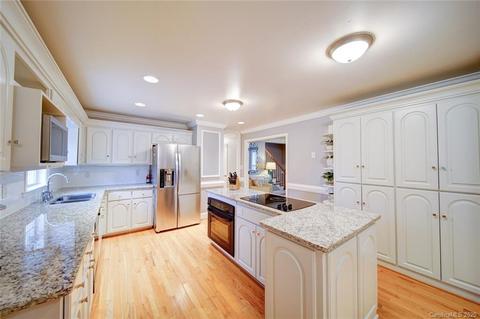 2009 Walnut Ln, Monroe, NC 28112 photo 4