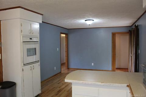 37 Iron Mountain Dr, Sylva, NC 28779 photo 13