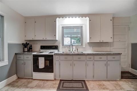 21308 Davidson St, Cornelius, NC 28031 photo 17