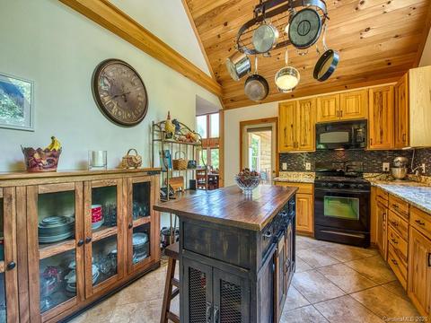 657 Split Pine Cv, Clyde, NC 28721 photo 25