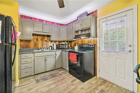 13 Second St, Canton, NC 28716 photo 4