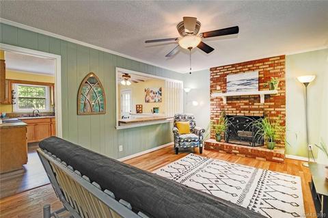 226 Poplar St, Stanley, NC 28164 photo 3