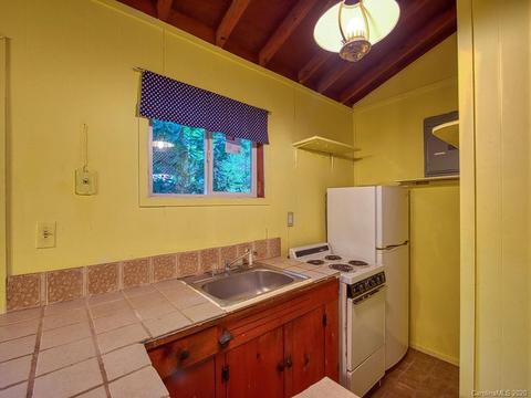 172 Geranium Dr, Sylva, NC 28779 photo 9