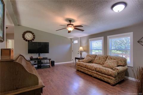 63 Double D Dr, Flat Rock, NC 28731 photo 6