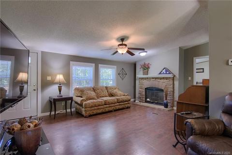 63 Double D Dr, Flat Rock, NC 28731 photo 5