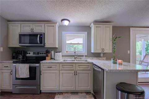 63 Double D Dr, Flat Rock, NC 28731 photo 10