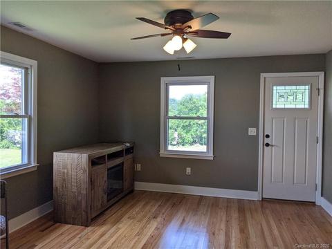 394 Summit Ave, Spruce Pine, NC 28777 photo 10