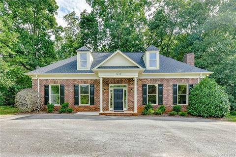 2537 Round Table Rd, Monroe, NC 28110 photo 2