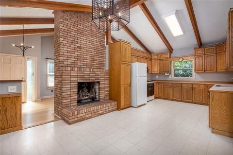 1205 2nd St SE, Conover, NC 28613 photo 3