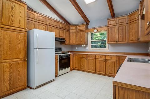 1205 2nd St SE, Conover, NC 28613 photo 4