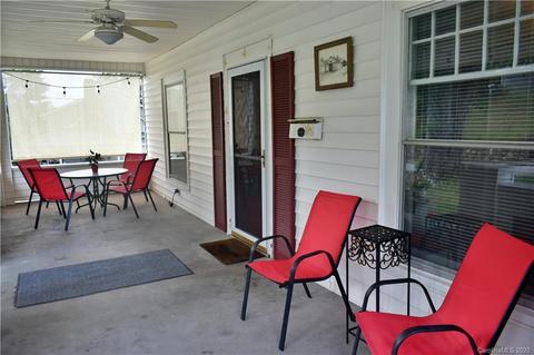 21 Newfound St, Canton, NC 28716 photo 4