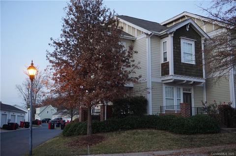 330 Davidson Gateway Dr, Davidson, NC 28036 photo 1