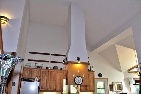 562 Suntrace Cir, Cullowhee, NC 28723 photo 9