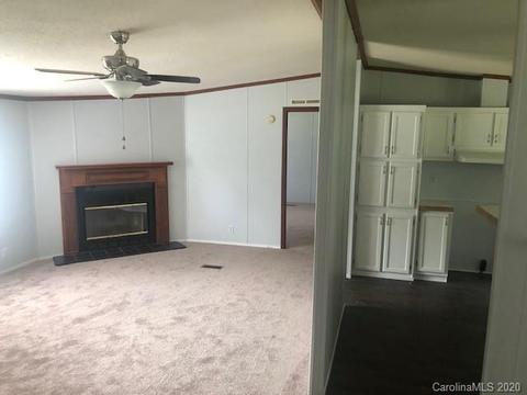 204 Canfield Dr, Olin, NC 28660 photo 2