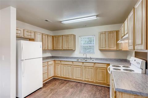 964 Shearer St, Davidson, NC 28036 photo 5
