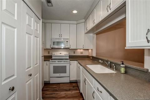 20105 Henderson Rd #C, Cornelius, NC 28031 photo 2