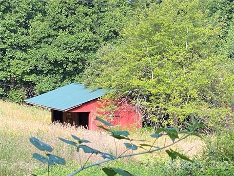 514 Crabtree Creek Rd, Spruce Pine, NC 28777 photo 2