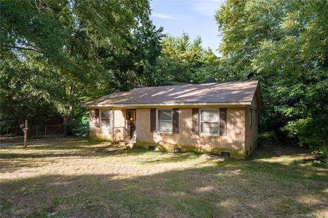 19213 Carter Cir, Cornelius, NC 28031 photo 1