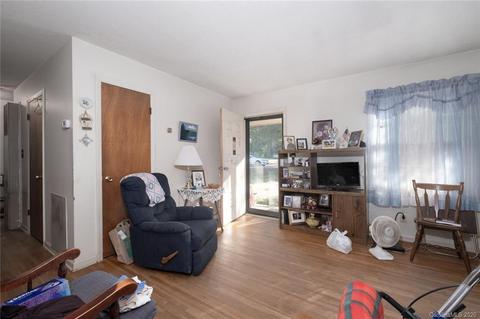 19213 Carter Cir, Cornelius, NC 28031 photo 4