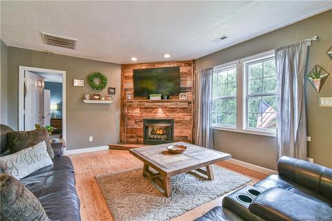 90 Devlin St, Canton, NC 28716 photo 11
