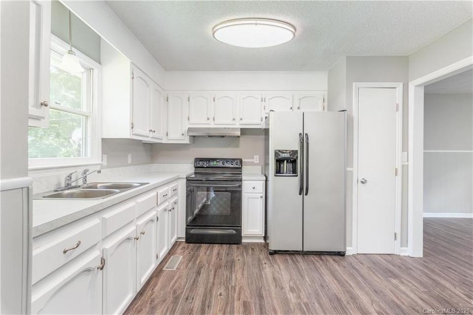  309 E Brevard St, Stanley, NC 28164 photo 4