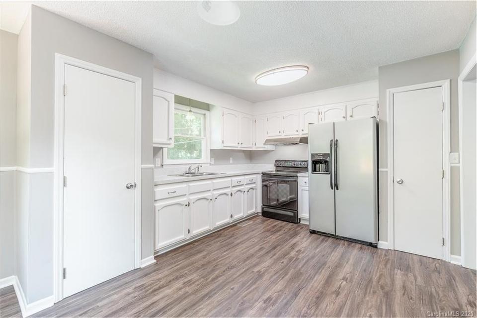  309 E Brevard St, Stanley, NC 28164 photo 3