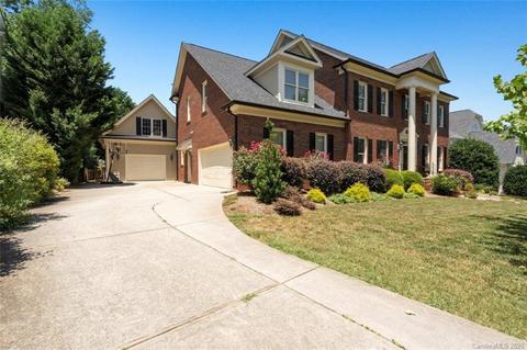 207 Lingle Dr, Davidson, NC 28036 photo 2