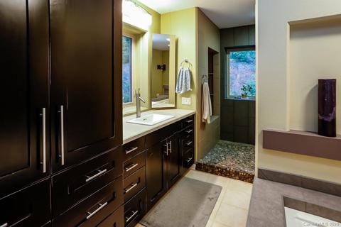 537 Turning Leaf Ln, Mill Spring, NC 28756 photo 8