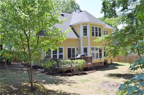 8100 Forest Shadow Cir, Cornelius, NC 28031 photo 2
