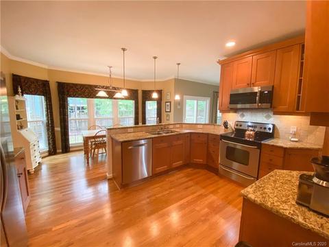 8100 Forest Shadow Cir, Cornelius, NC 28031 photo 3